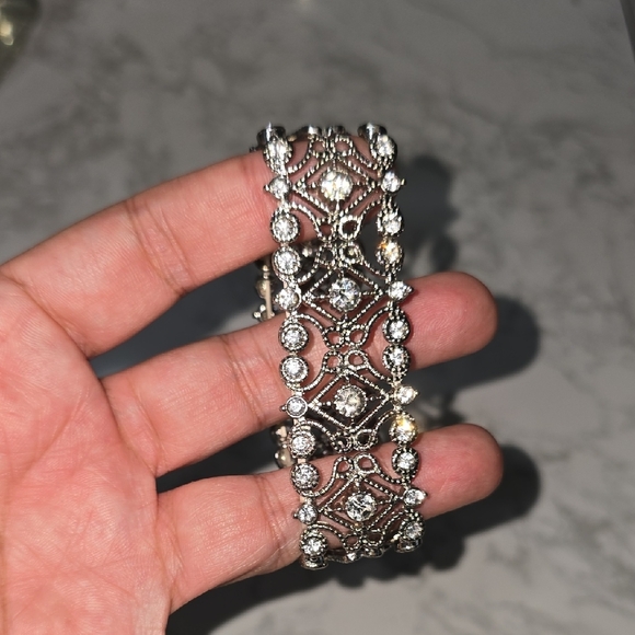Elegant Bracelet - Picture 3 of 7